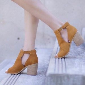 Sole Society Ferris Block Heel